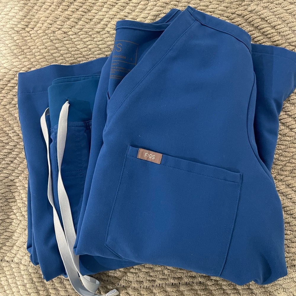 Figs royal blue scrub set